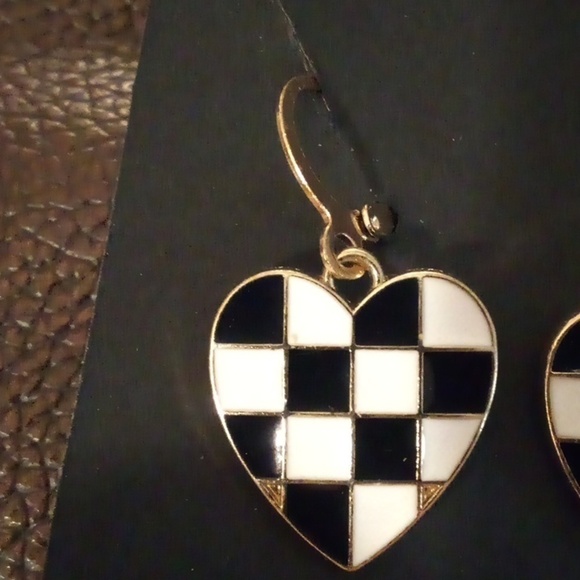 NWOT - Chessboard Heart Dangle Huggie Hoop Style Earrings - Picture 2 of 6